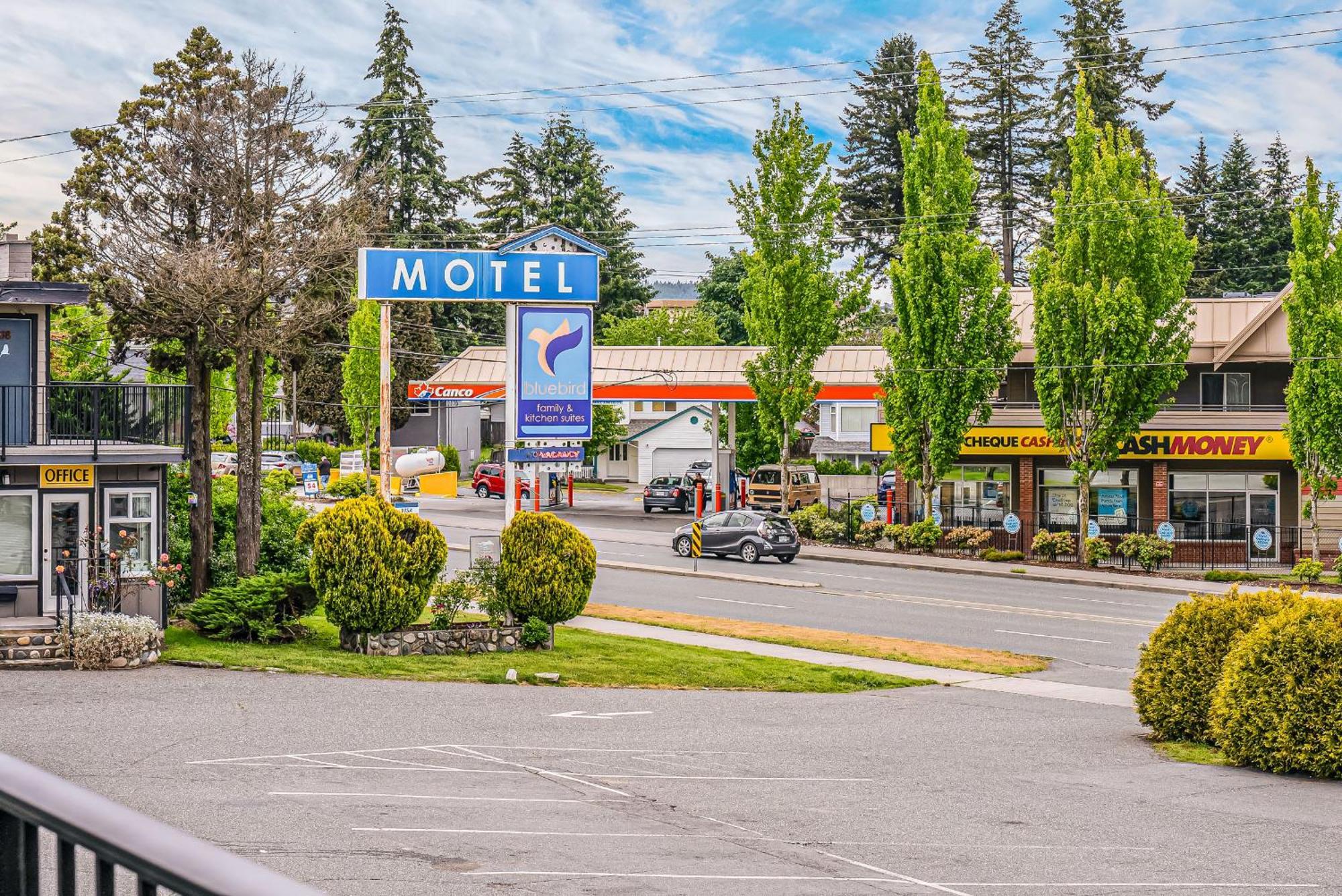 Bluebird Motel Nanaimo Exterior photo