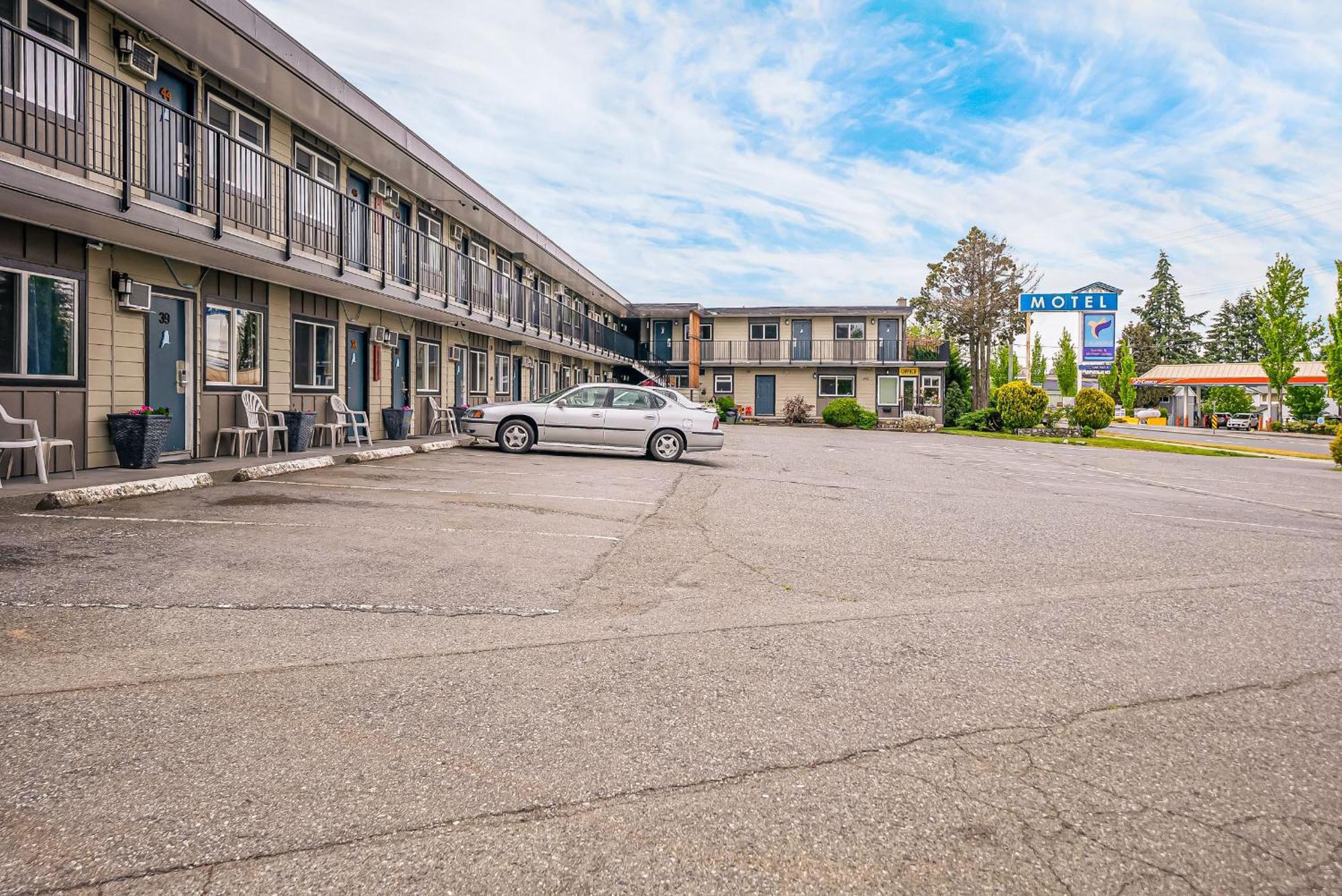 Bluebird Motel Nanaimo Exterior photo
