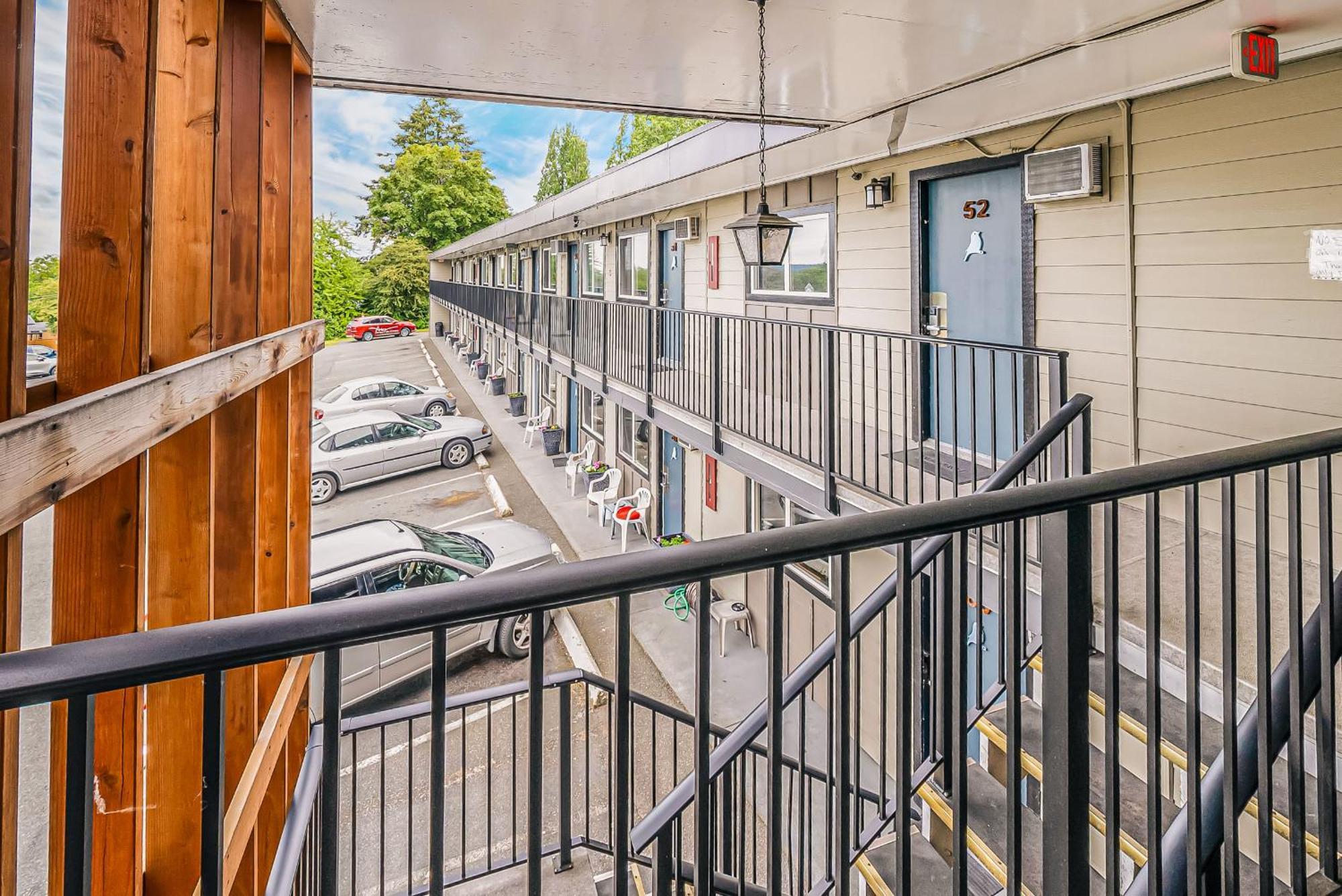 Bluebird Motel Nanaimo Exterior photo